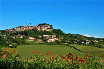 Il Capoluogo arroccato sulla collina